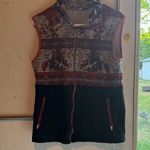 Sleeveless Patterned Vest with Zipper Pockets